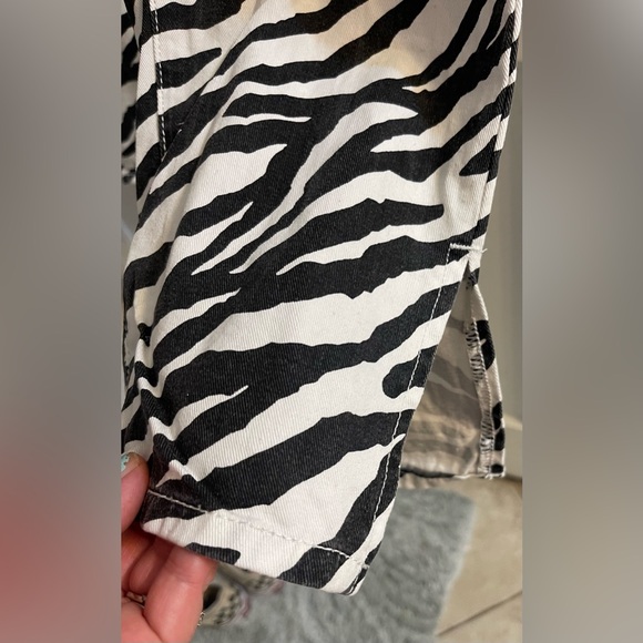 Lioness Zebra Striped Pants Size XL - Picture 2 of 5